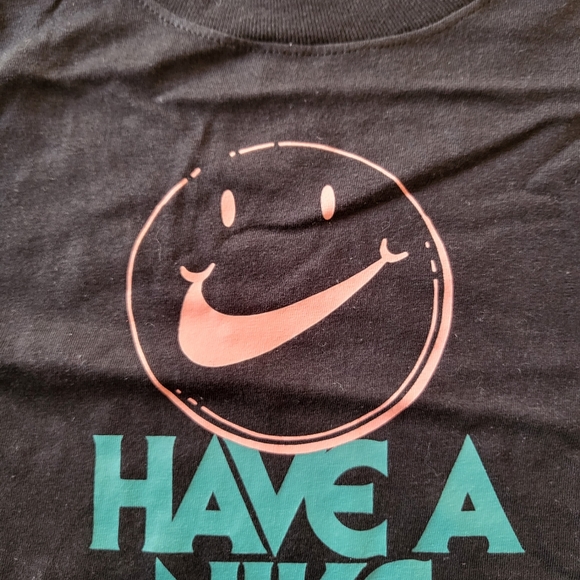 Nike Girls Have A Nike Day Shirt Girls Large CN0377 010 Color Black Smile 092024 - Picture 4 of 6